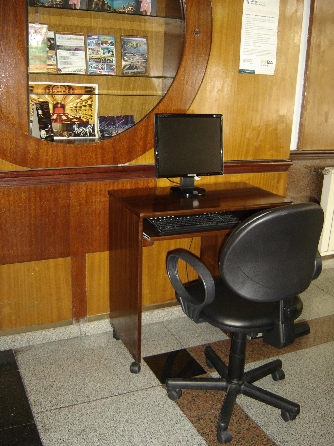 Hotel Chile Buenos Aires Extérieur photo